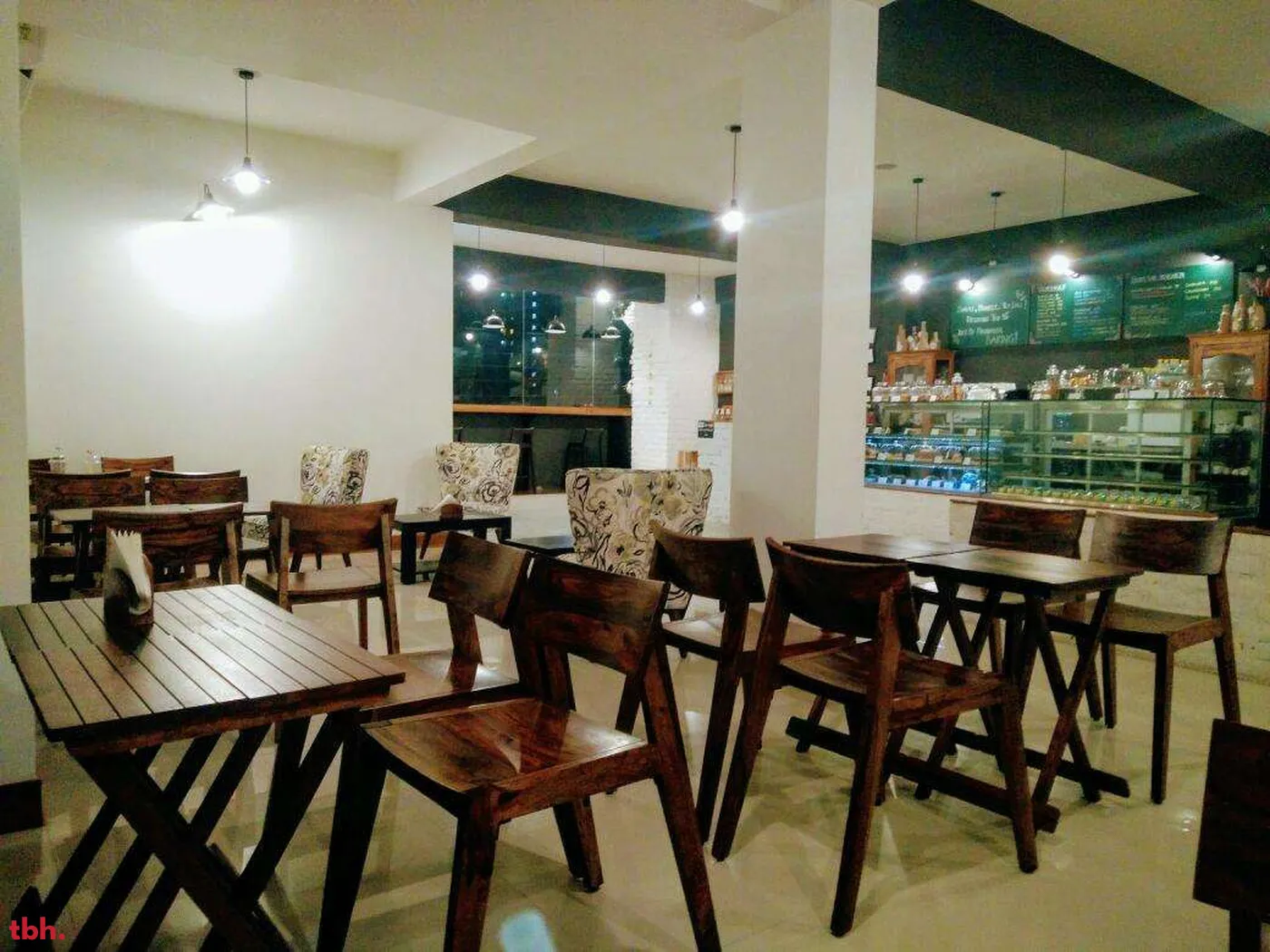 Sparrows At Home Cafe Outlet Image