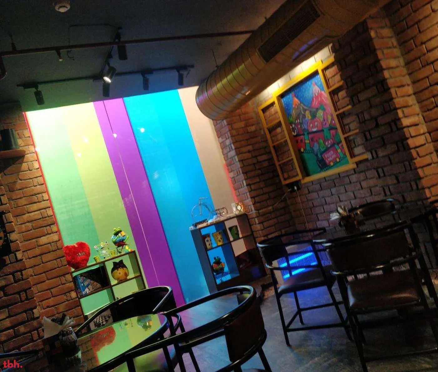 Kartoon Cafe Outlet Image