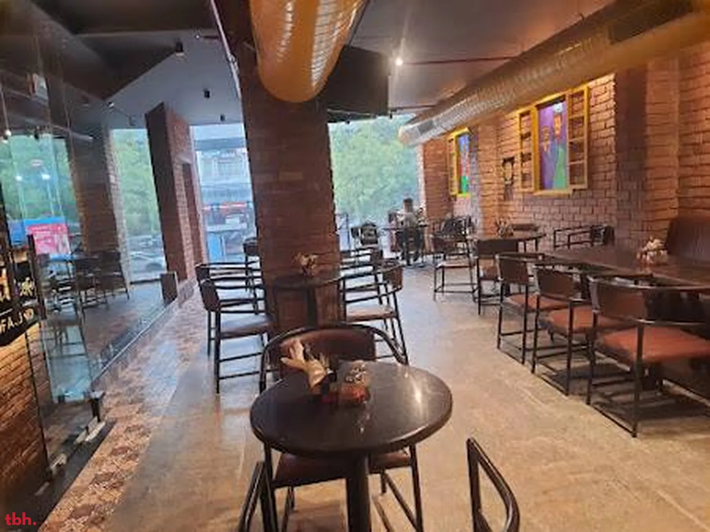 Kartoon Cafe Outlet Image