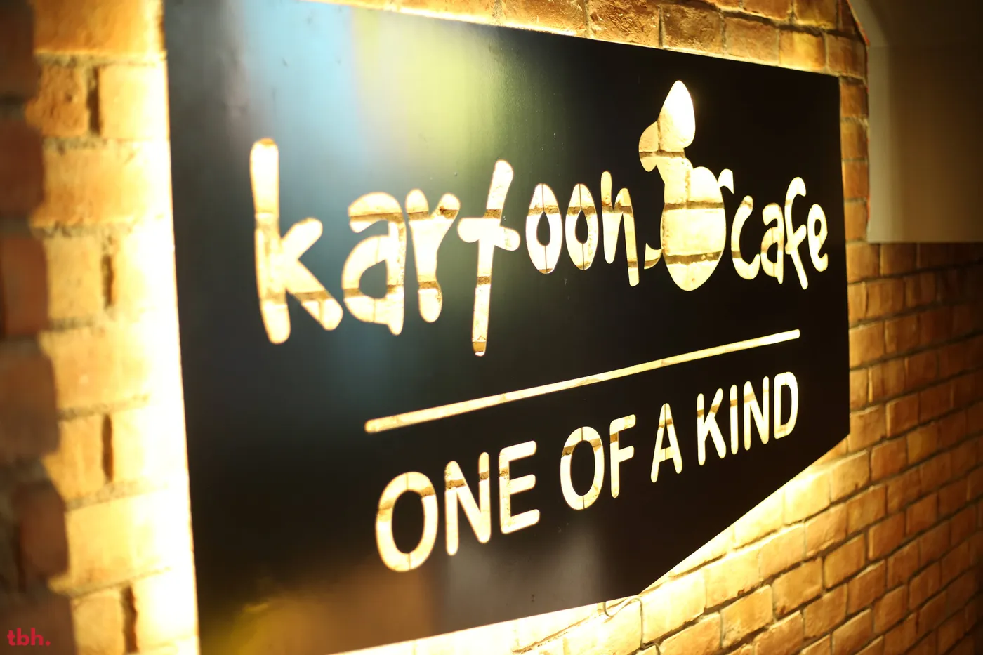 Kartoon Cafe Outlet Image