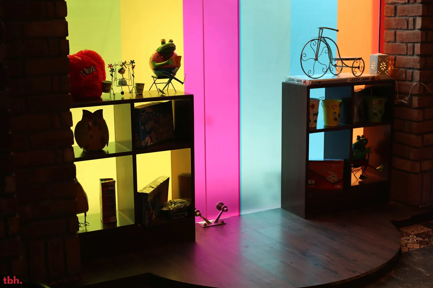 Kartoon Cafe Outlet Image