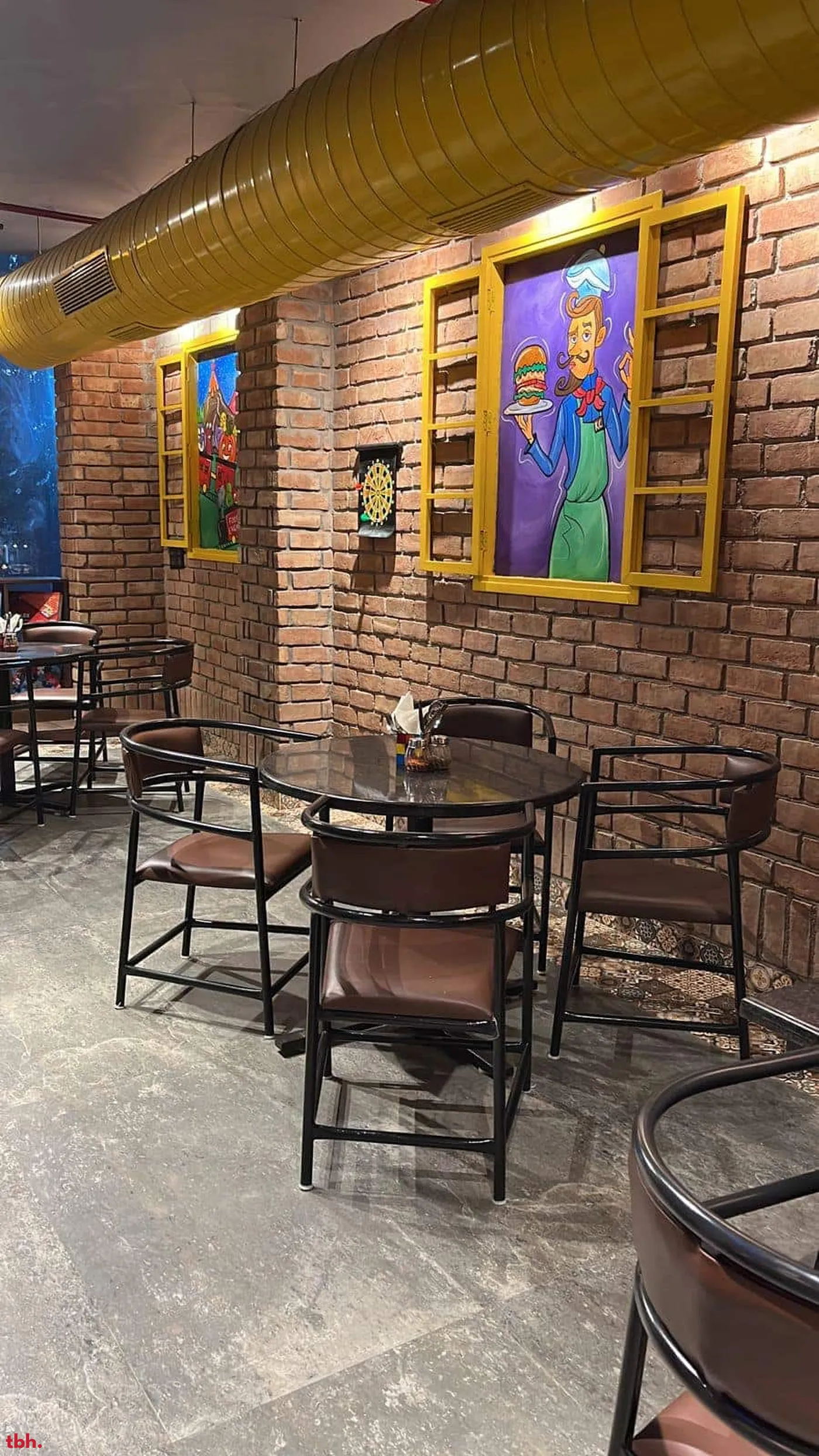 Kartoon Cafe Outlet Image