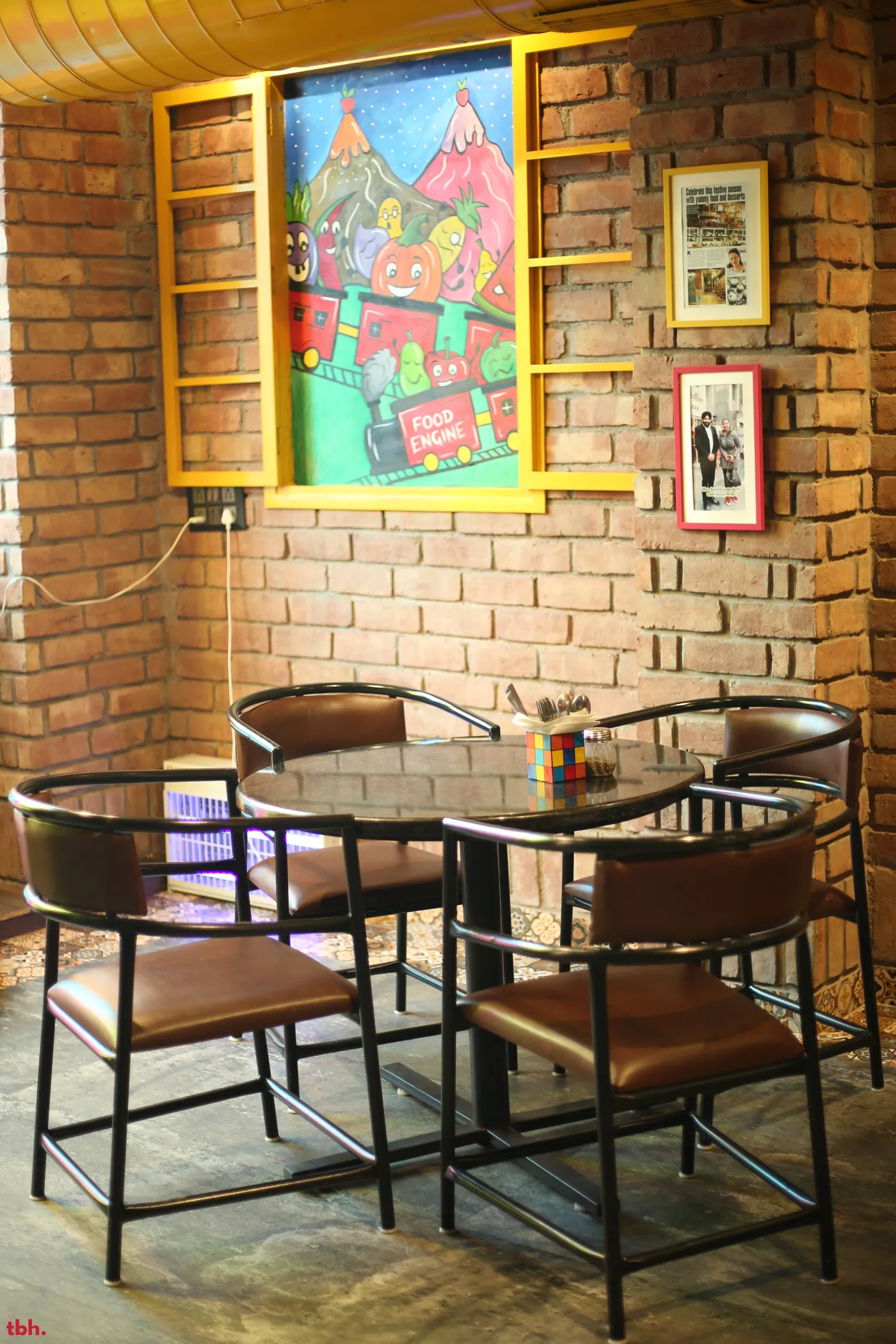 Kartoon Cafe Outlet Image