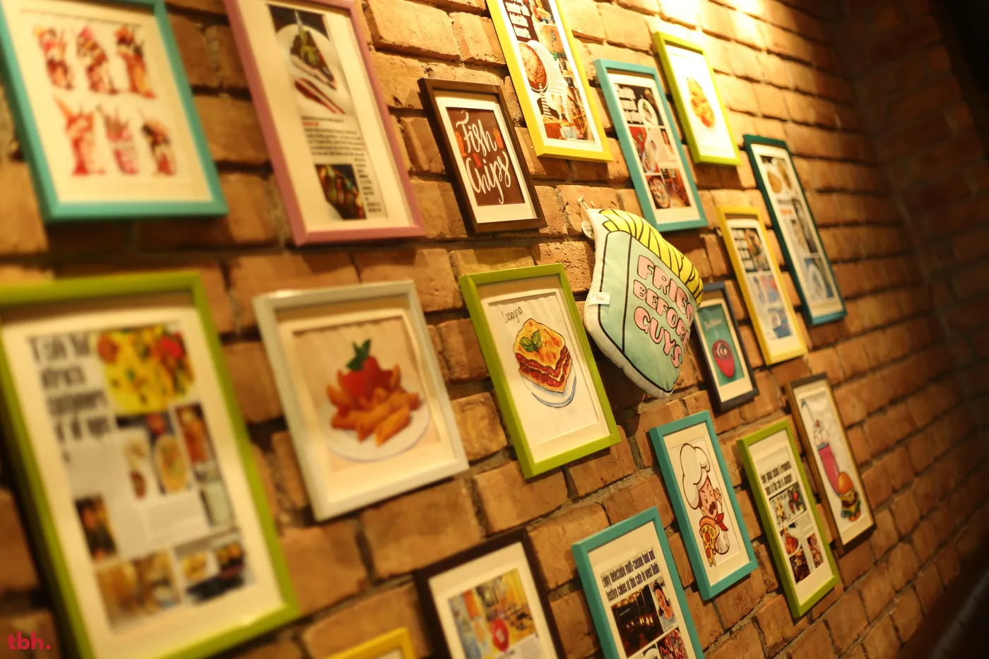 Kartoon Cafe Outlet Image