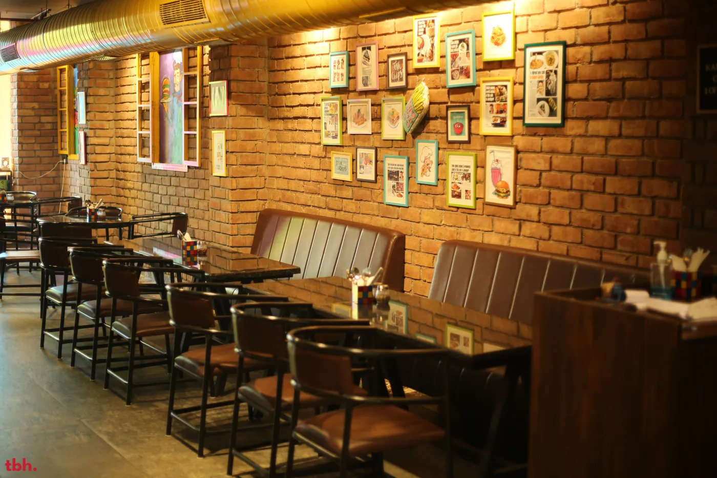 Kartoon Cafe Outlet Image