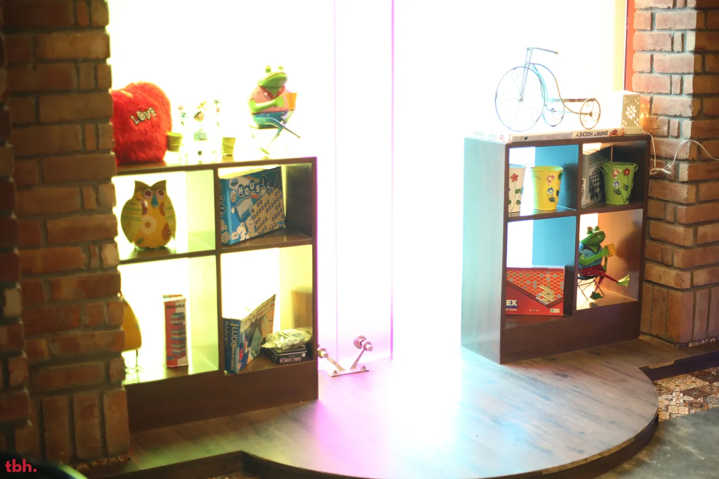 Kartoon Cafe Outlet Image