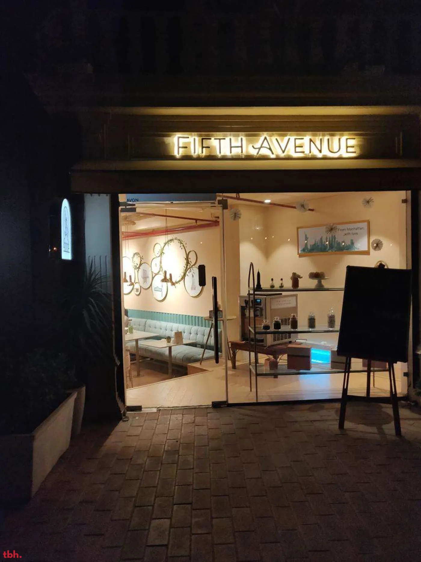 Fifth Avenue Bakery & Cafe Outlet Image