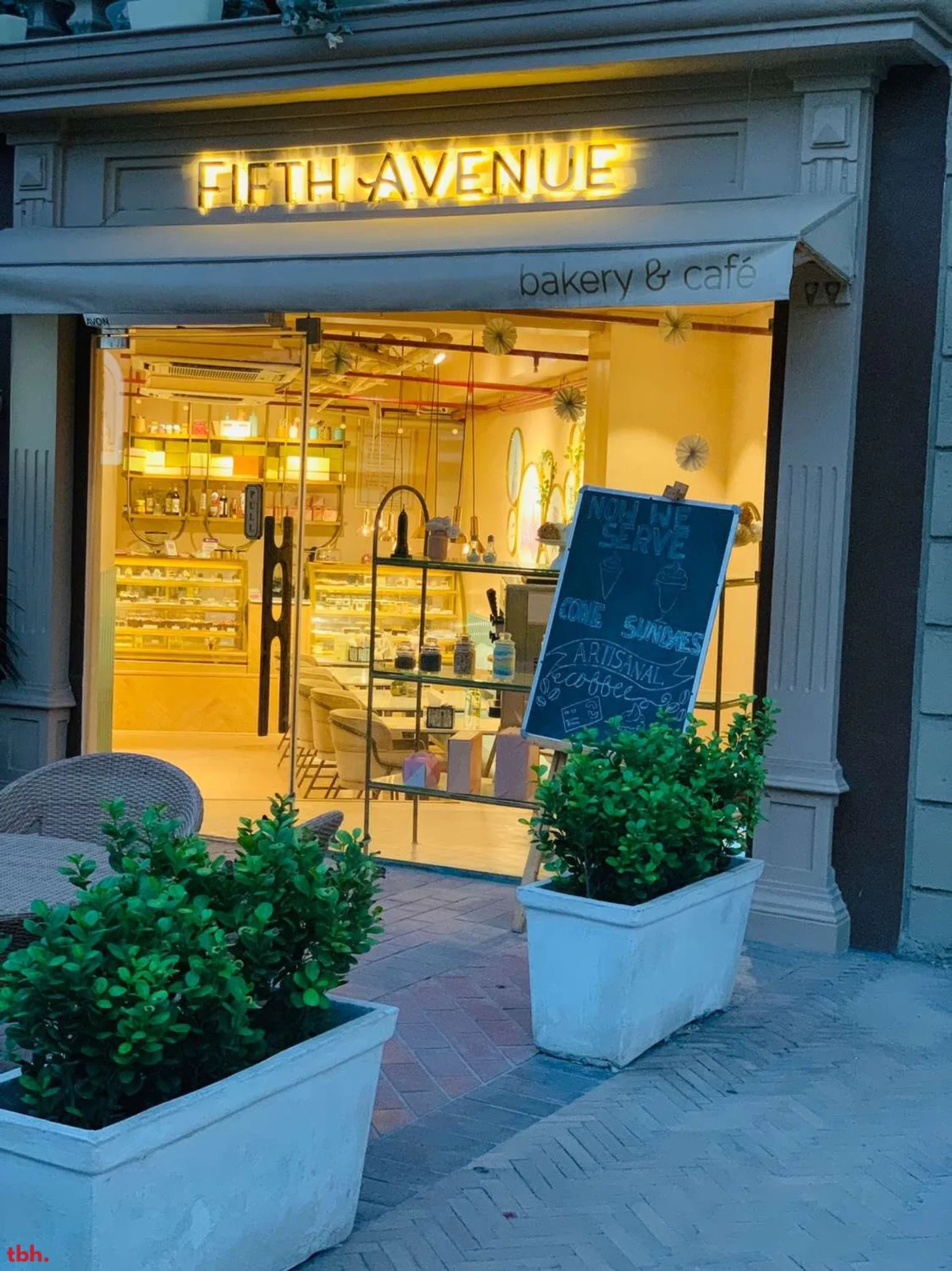 Fifth Avenue Bakery & Cafe Outlet Image