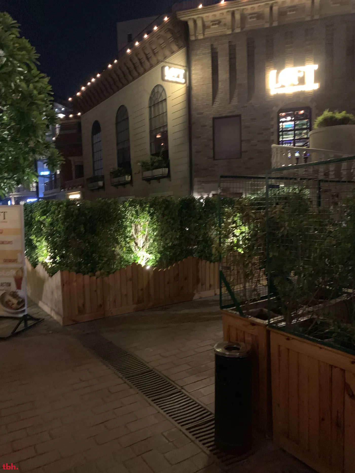 Fifth Avenue Bakery & Cafe Outlet Image