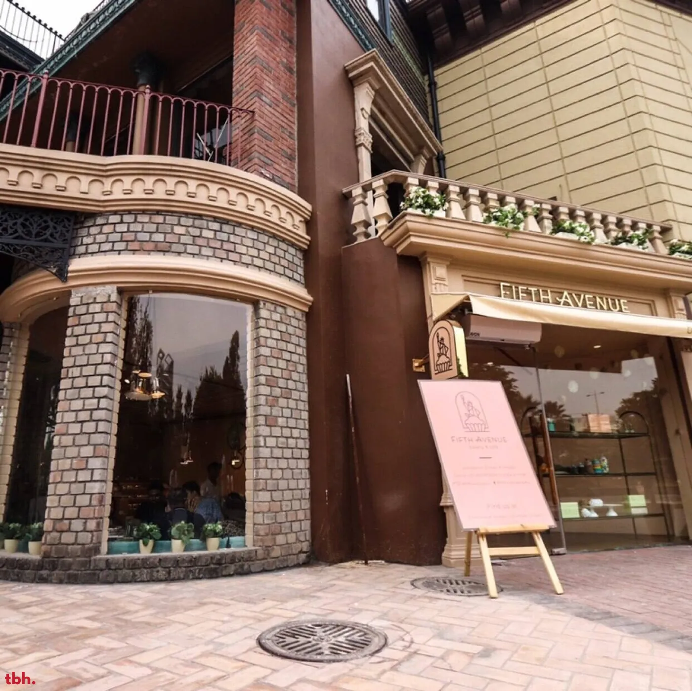 Fifth Avenue Bakery & Cafe Outlet Image