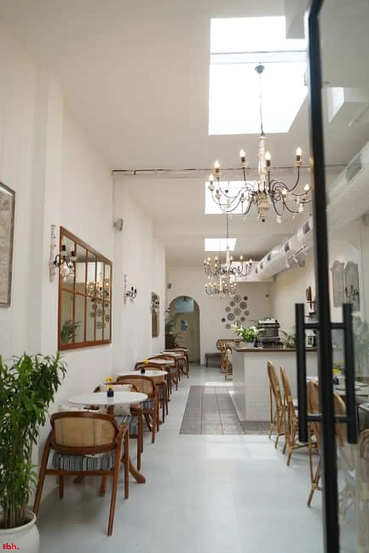 Bombay Club Outlet Image