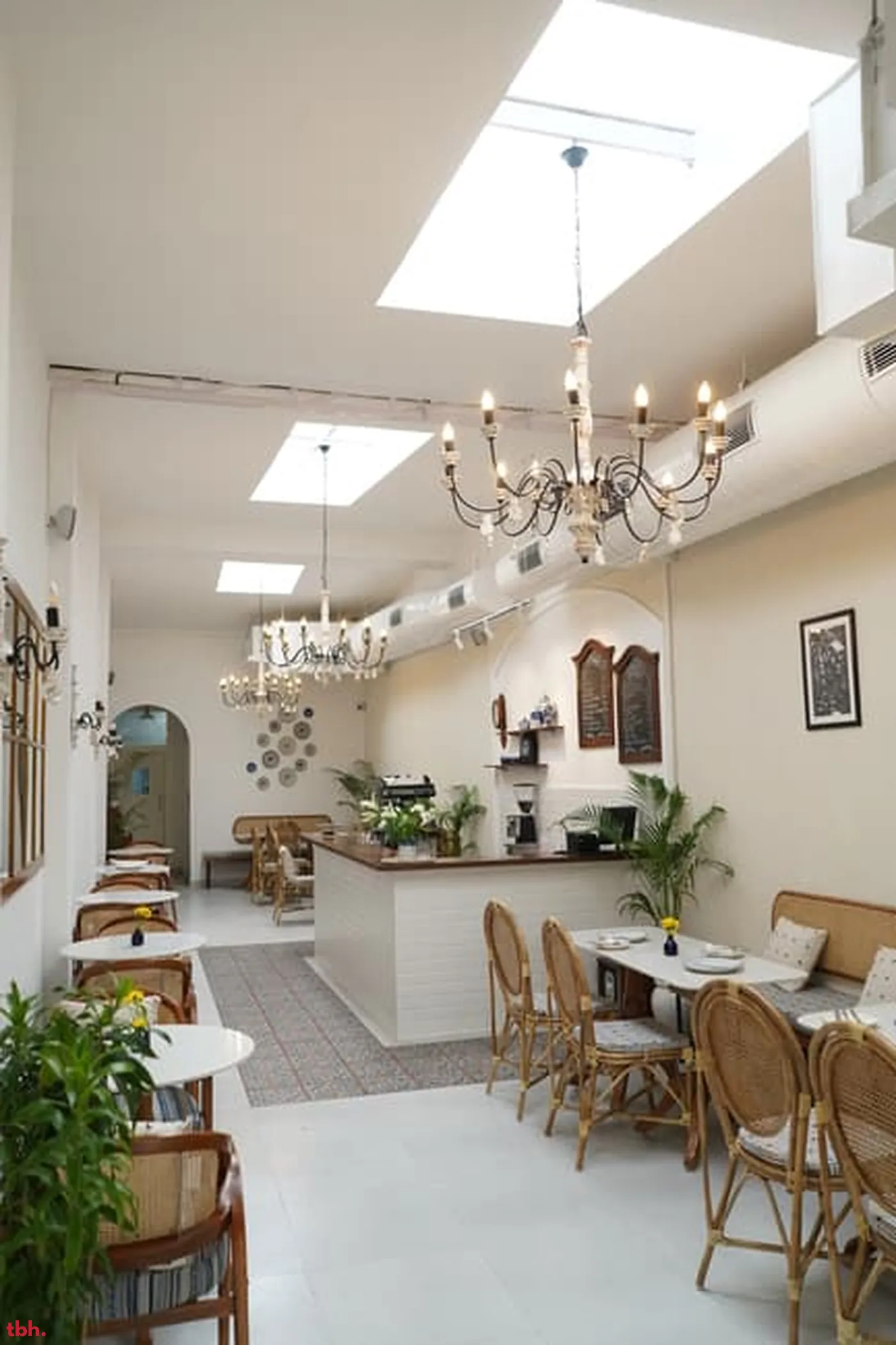 Bombay Club Outlet Image