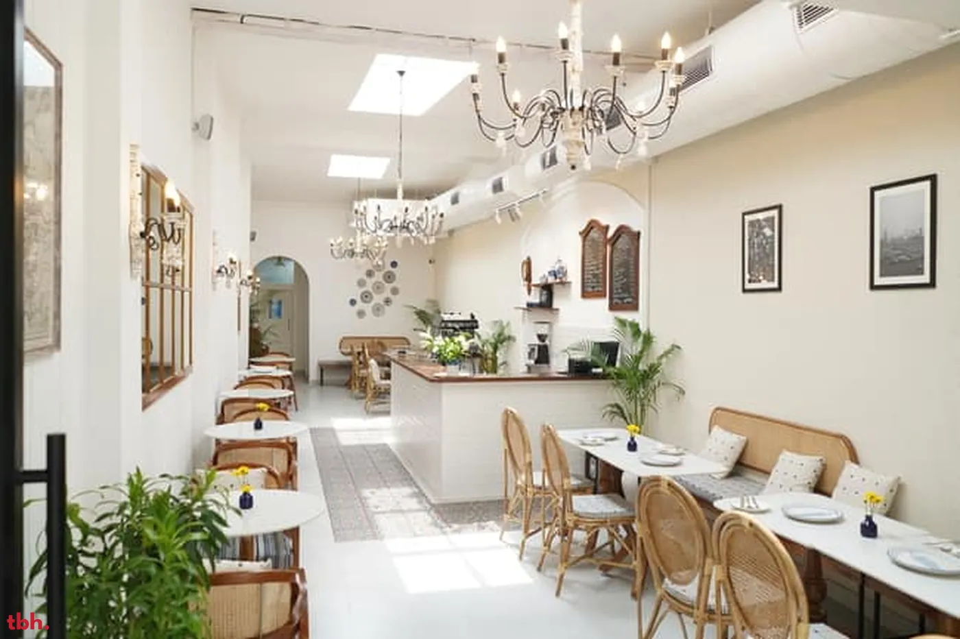 Bombay Club outlet image