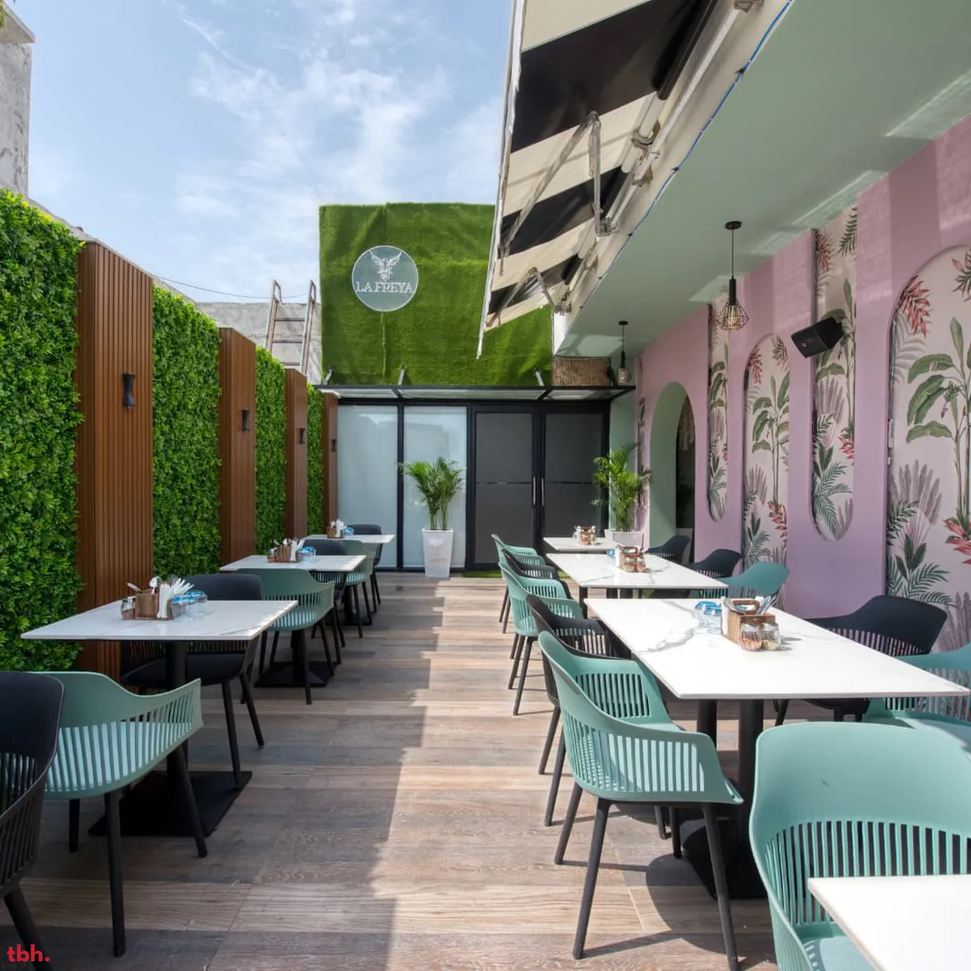 La Freya Cafe & Restaurant Outlet Image