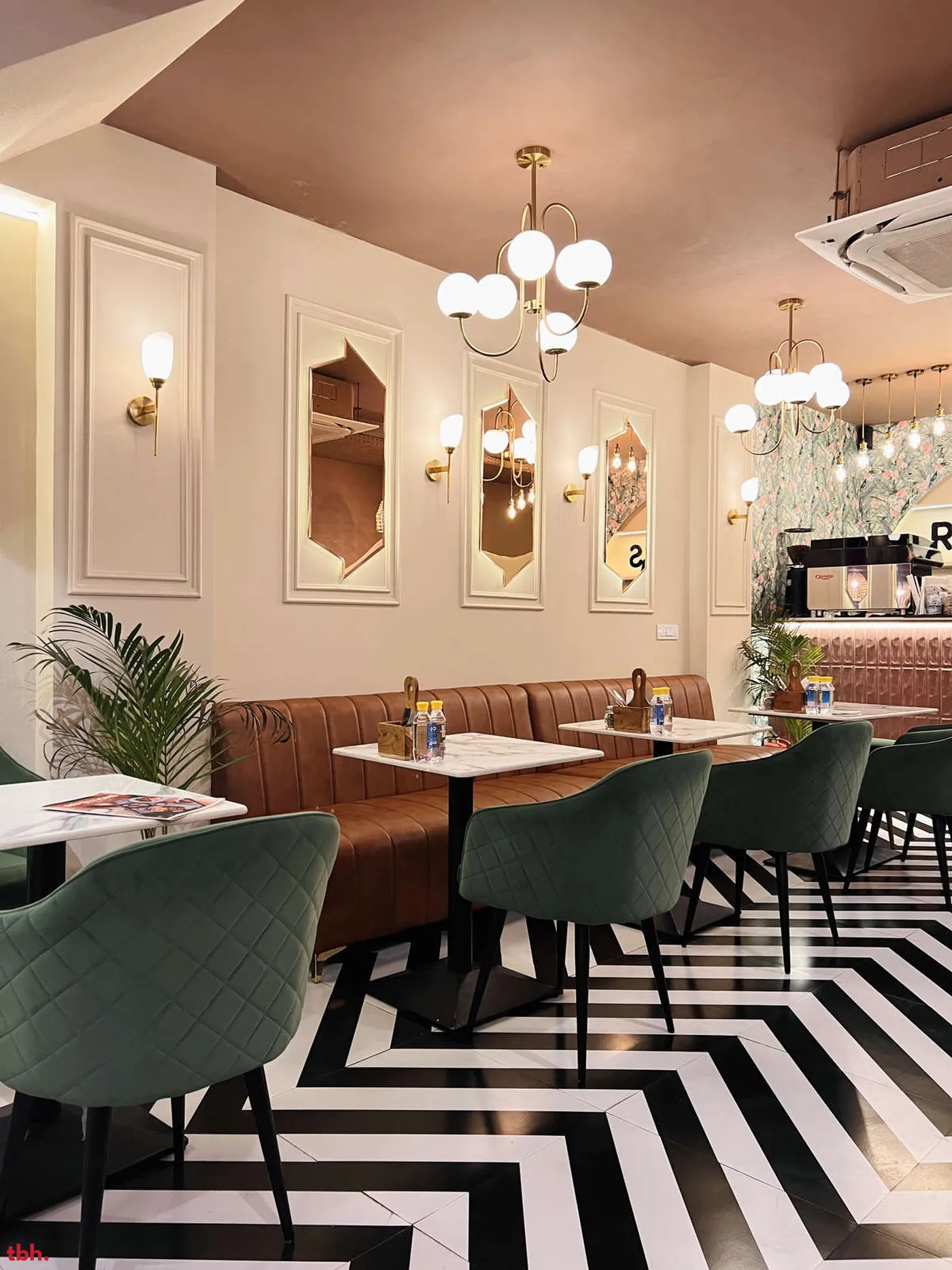 Refections Cafe Outlet Image