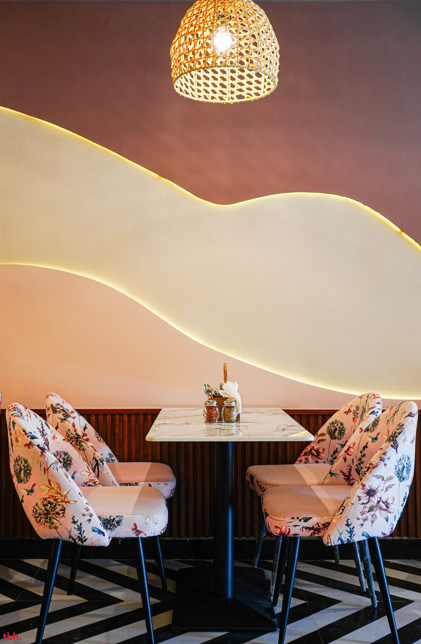 Refections Cafe Outlet Image