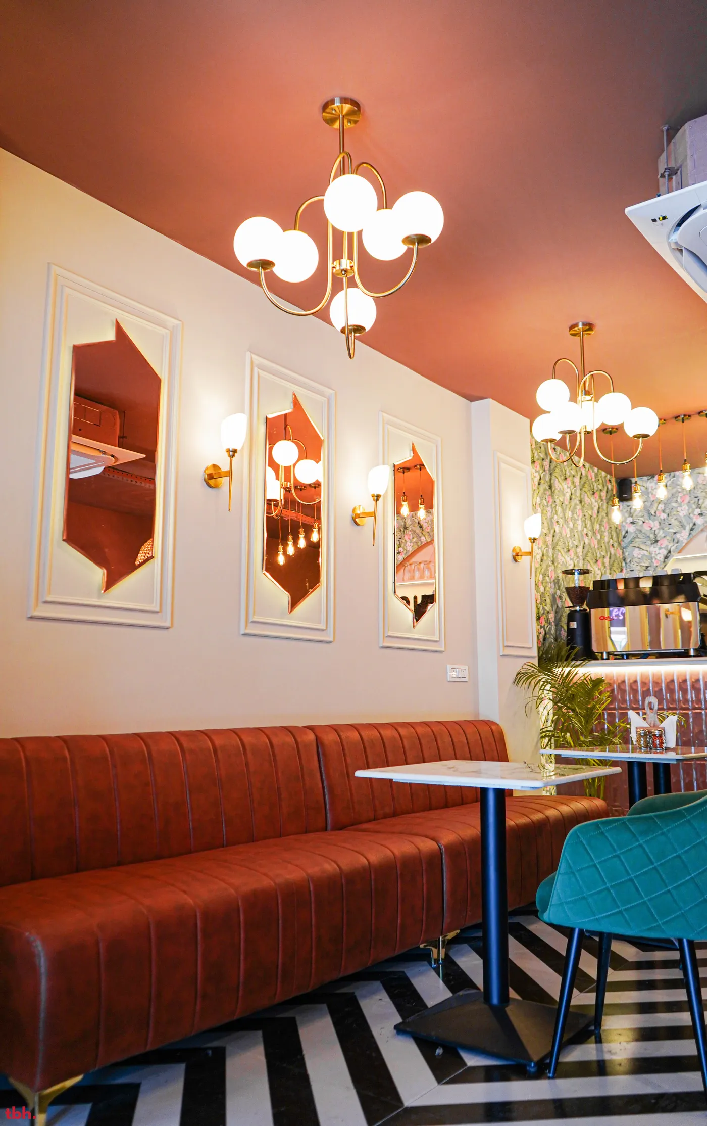 Refections Cafe Outlet Image