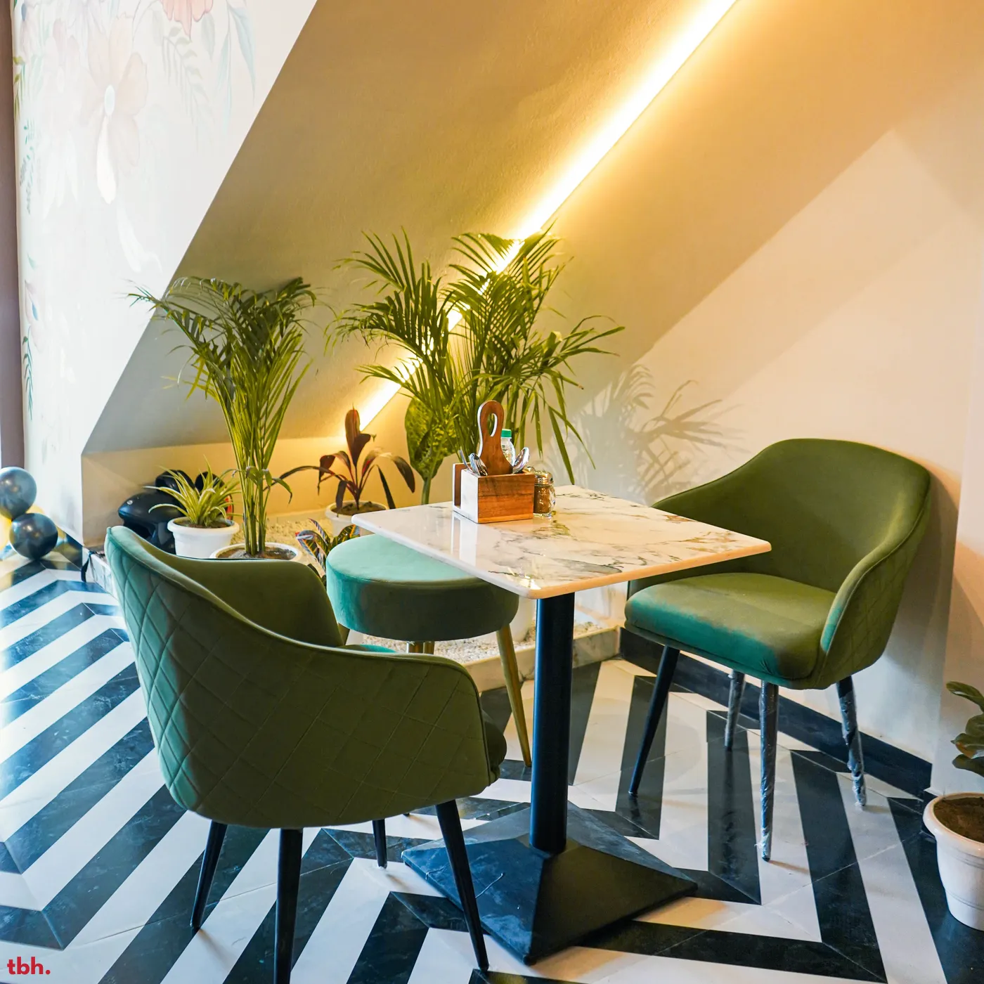 Refections Cafe Outlet Image