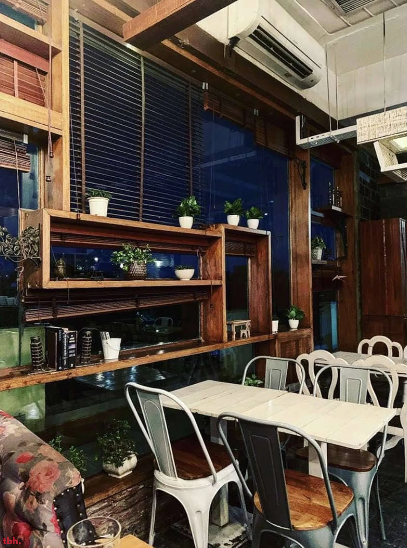 Di Ghent Cafe Outlet Image