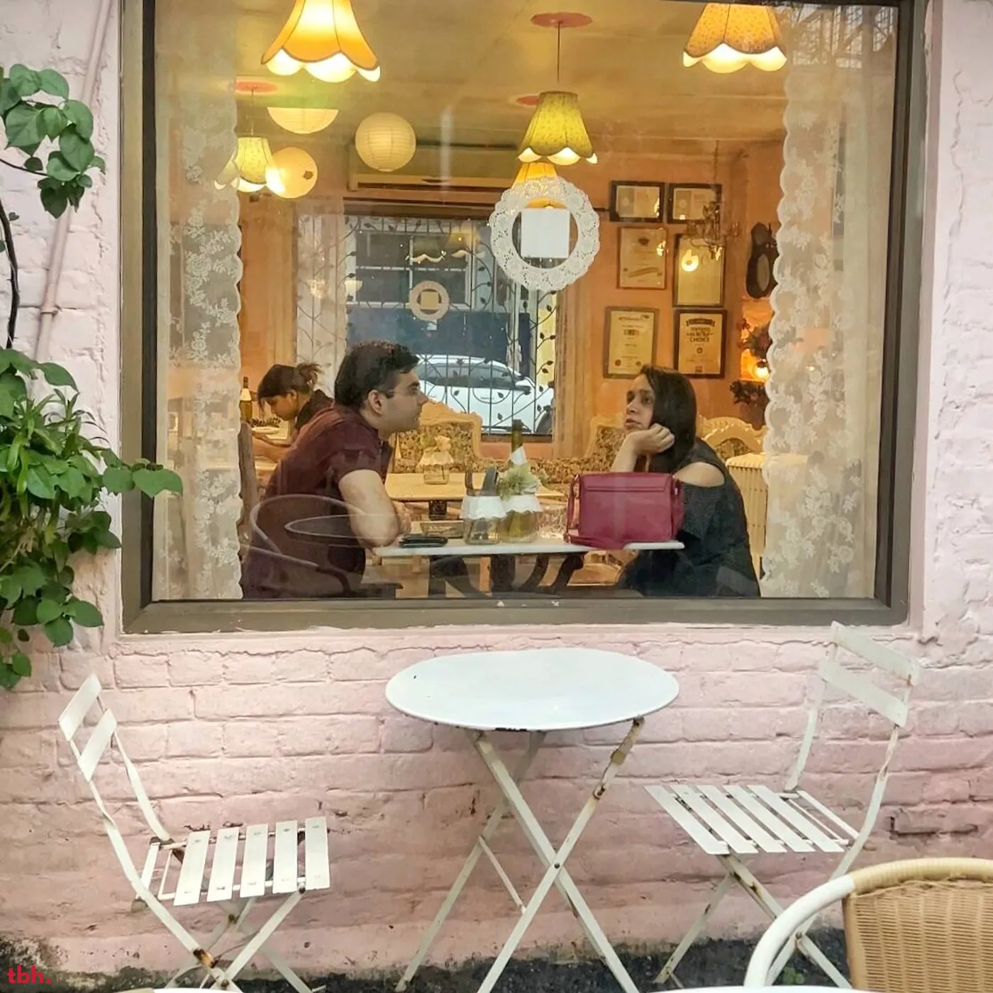 Rose Cafe Outlet Image