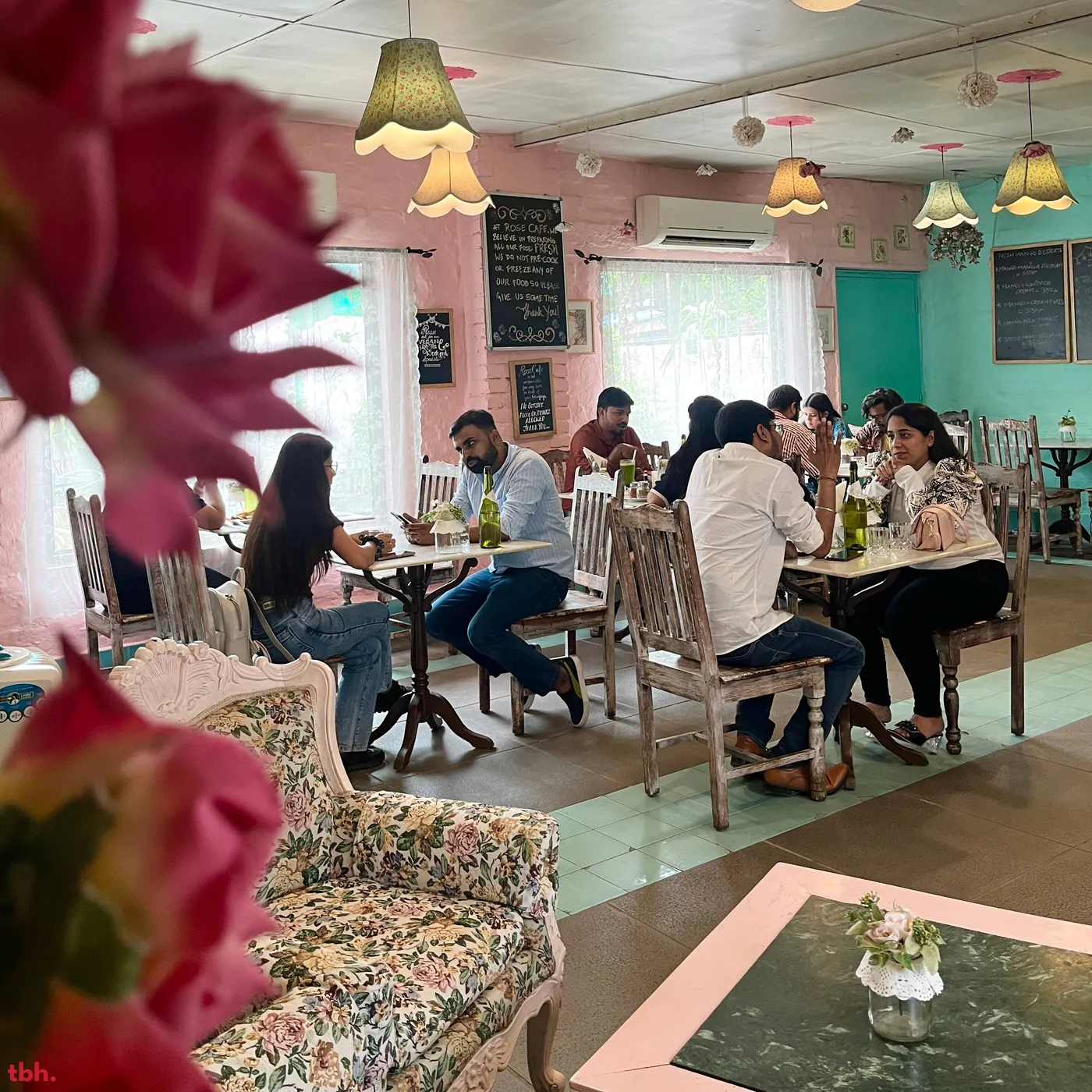 Rose Cafe Outlet Image