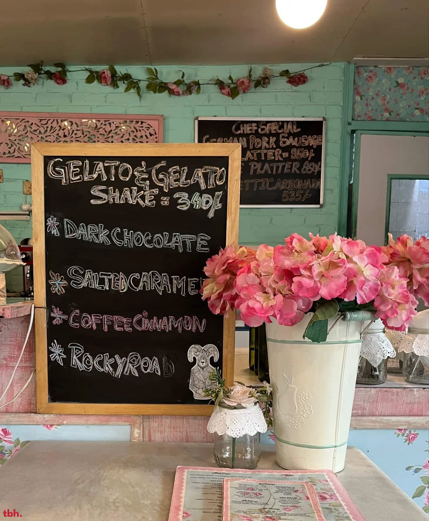 Rose Cafe Outlet Image