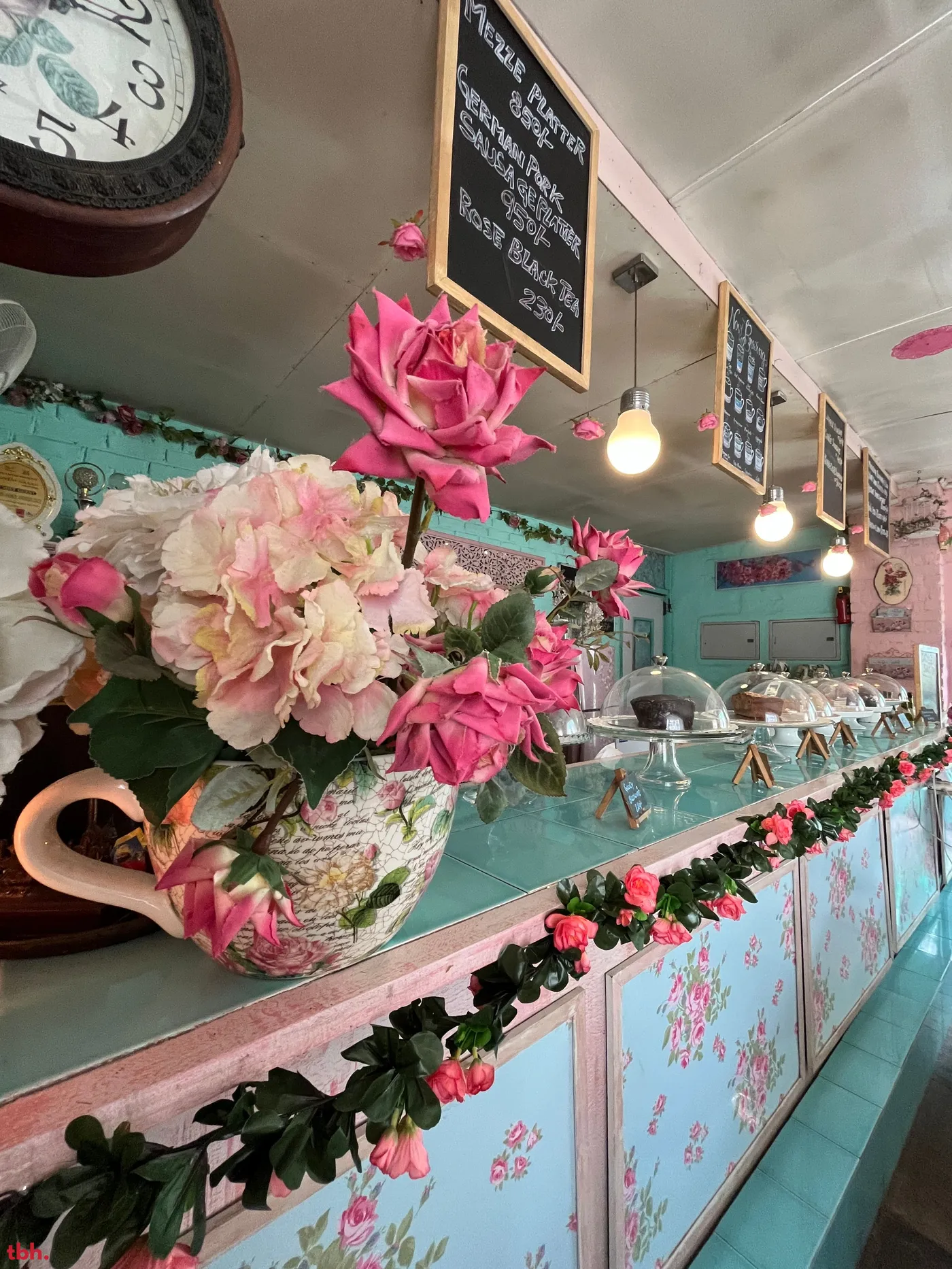 Rose Cafe Outlet Image