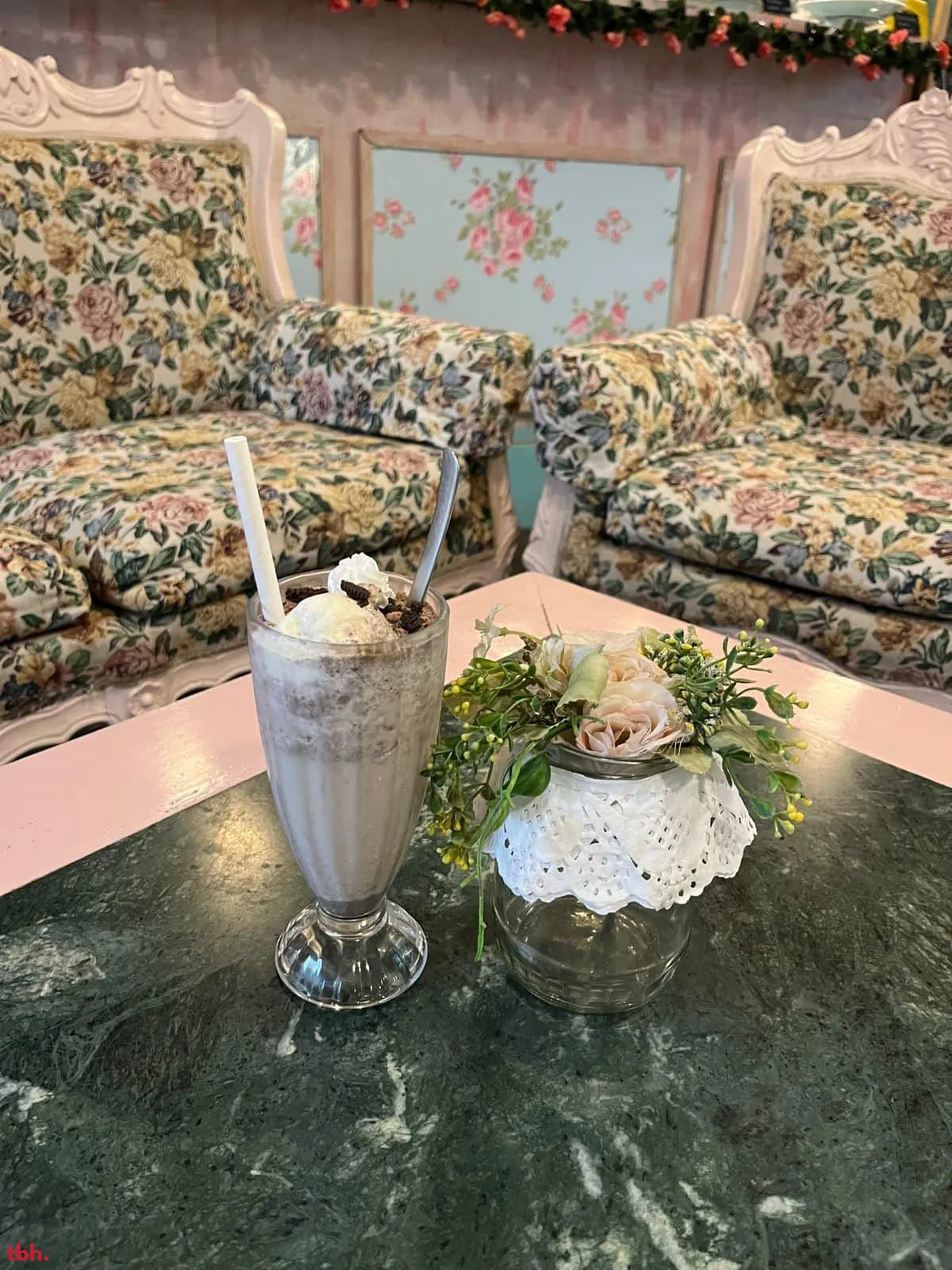 Rose Cafe Outlet Image