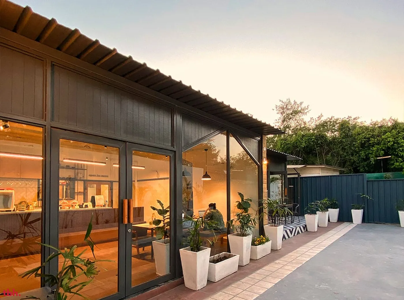 Altogether Experimental Outlet Image