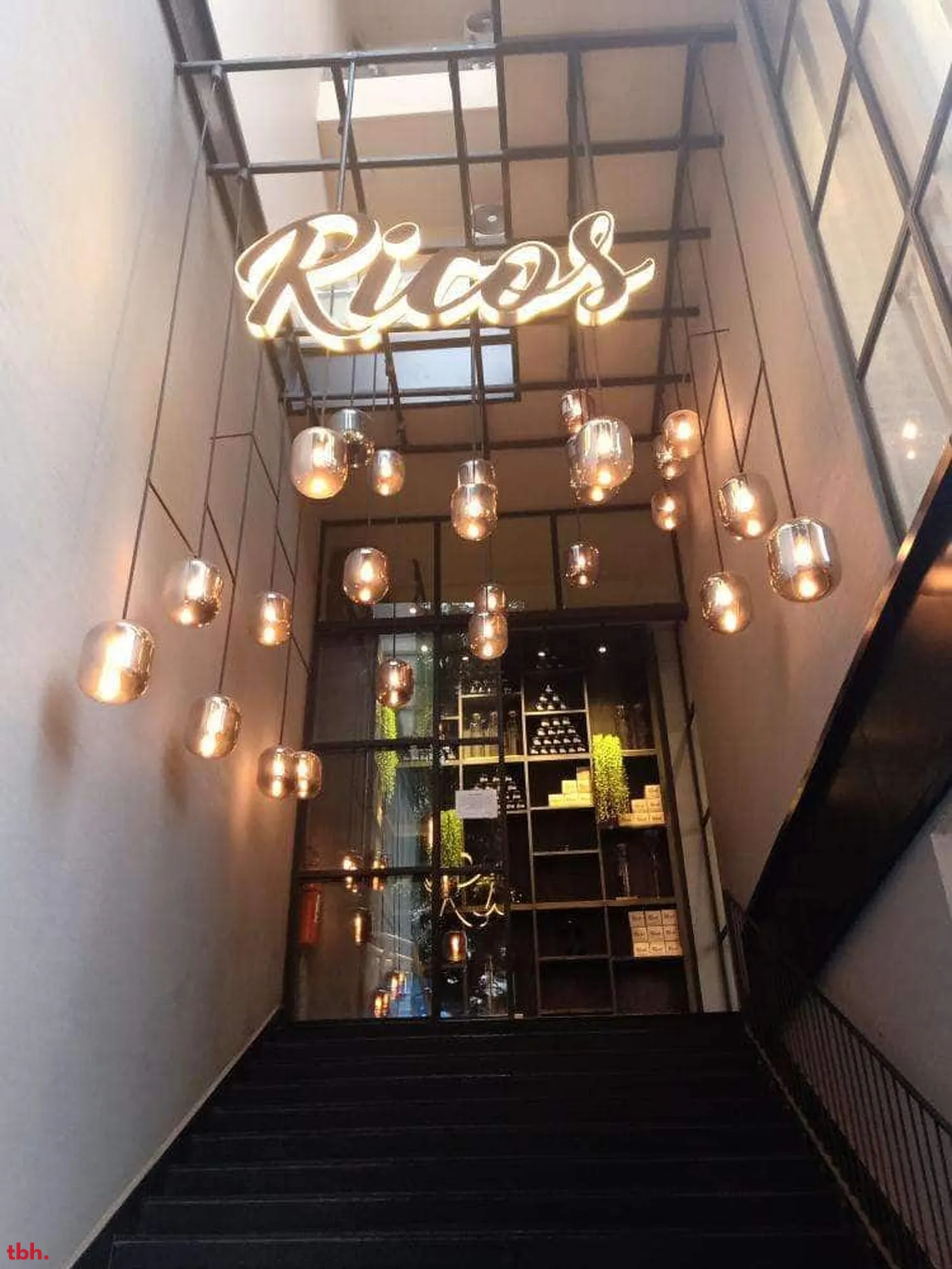 Ricos Outlet Image