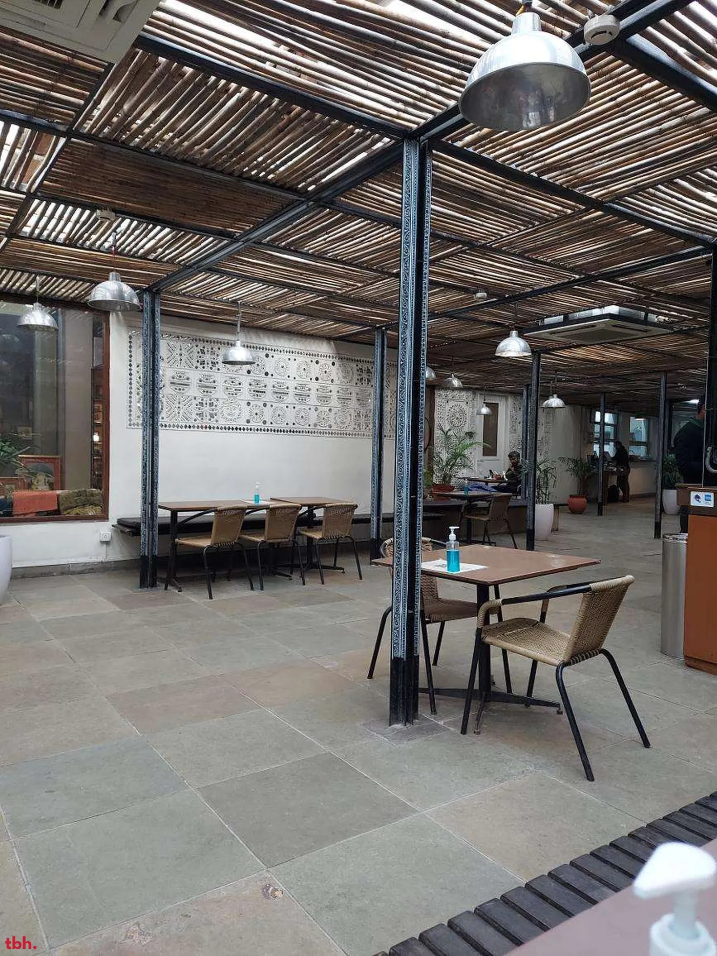 Cafe Lota Outlet Image