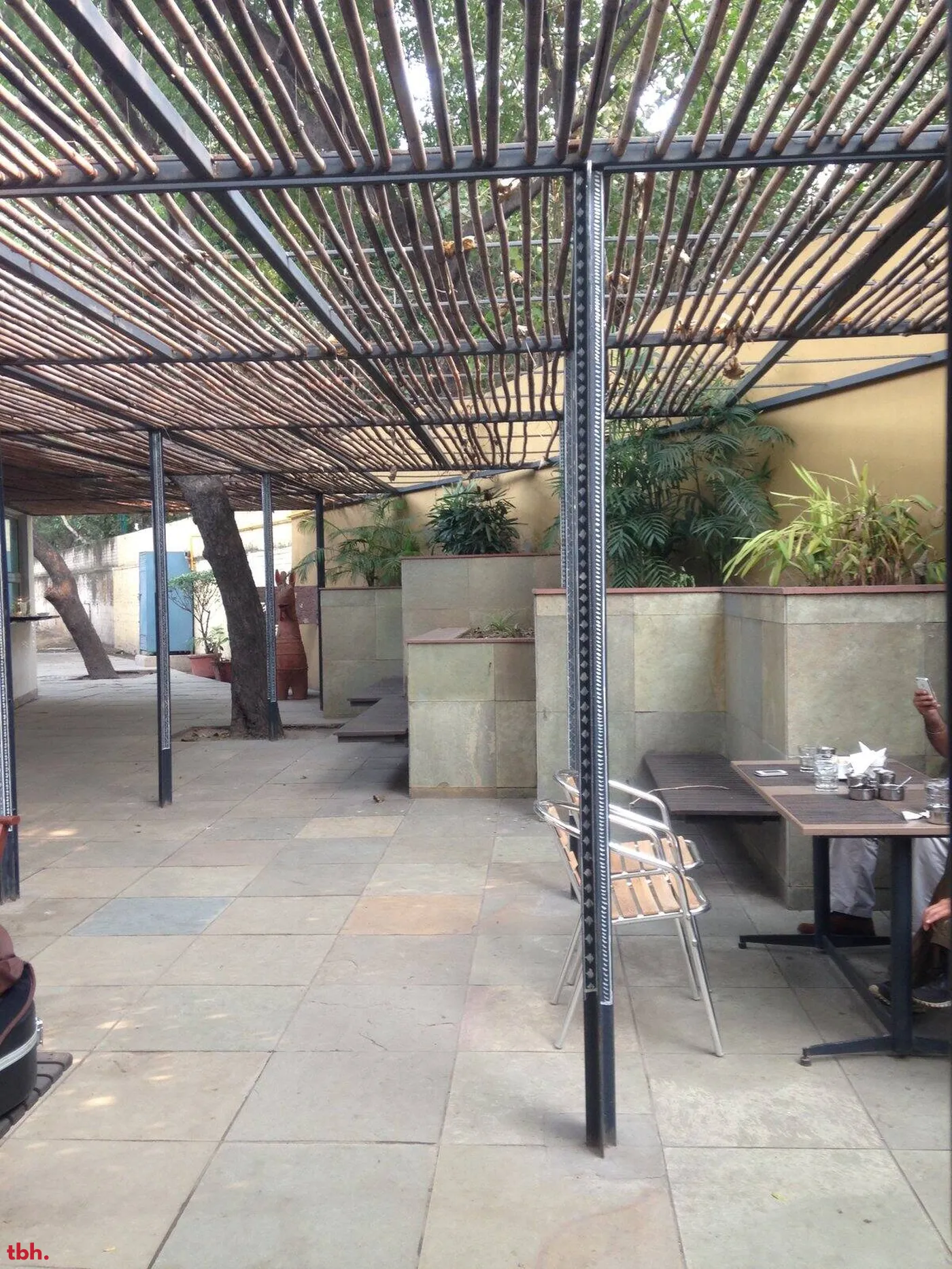 Cafe Lota Outlet Image