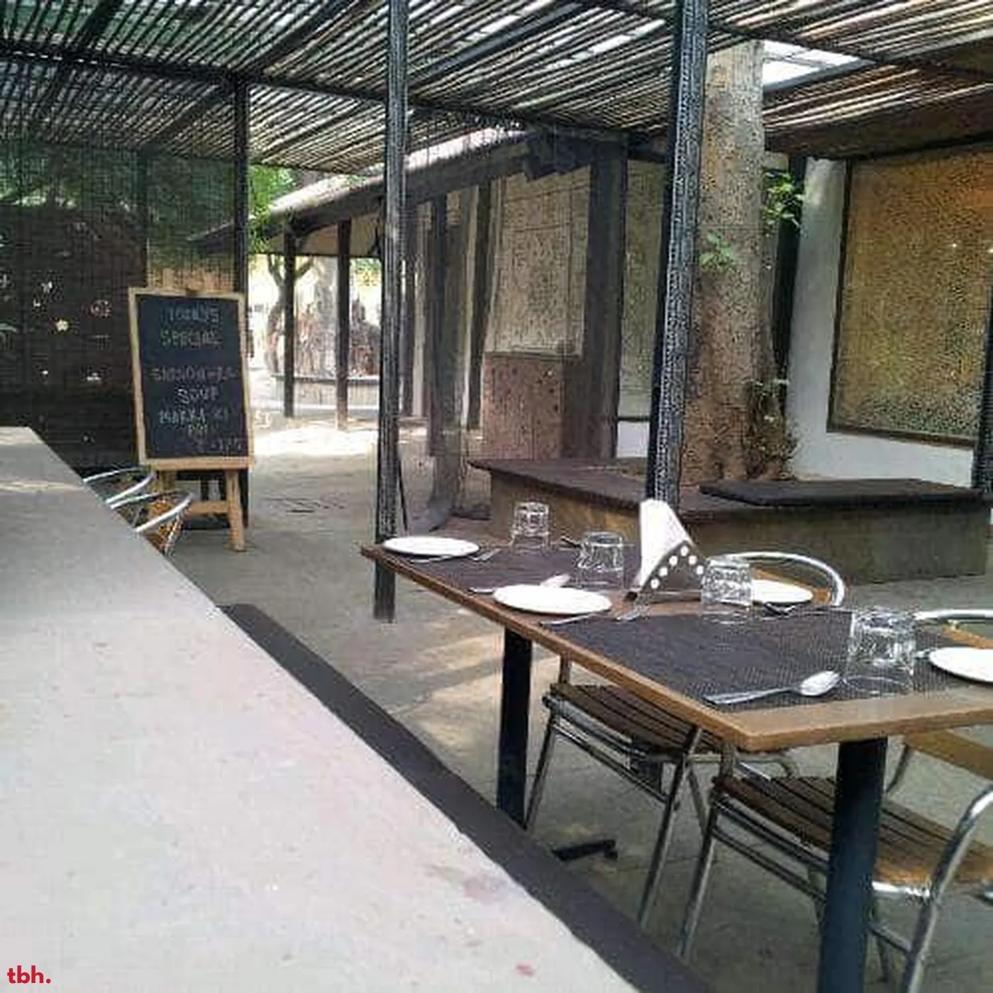 Cafe Lota Outlet Image