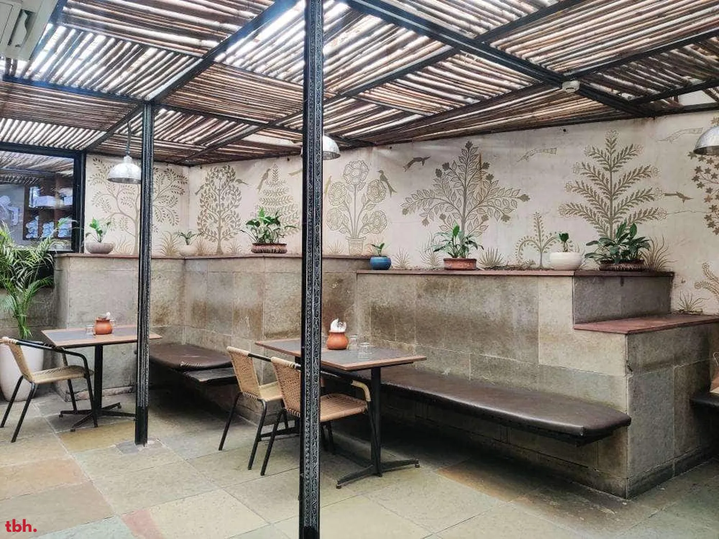 Cafe Lota Outlet Image