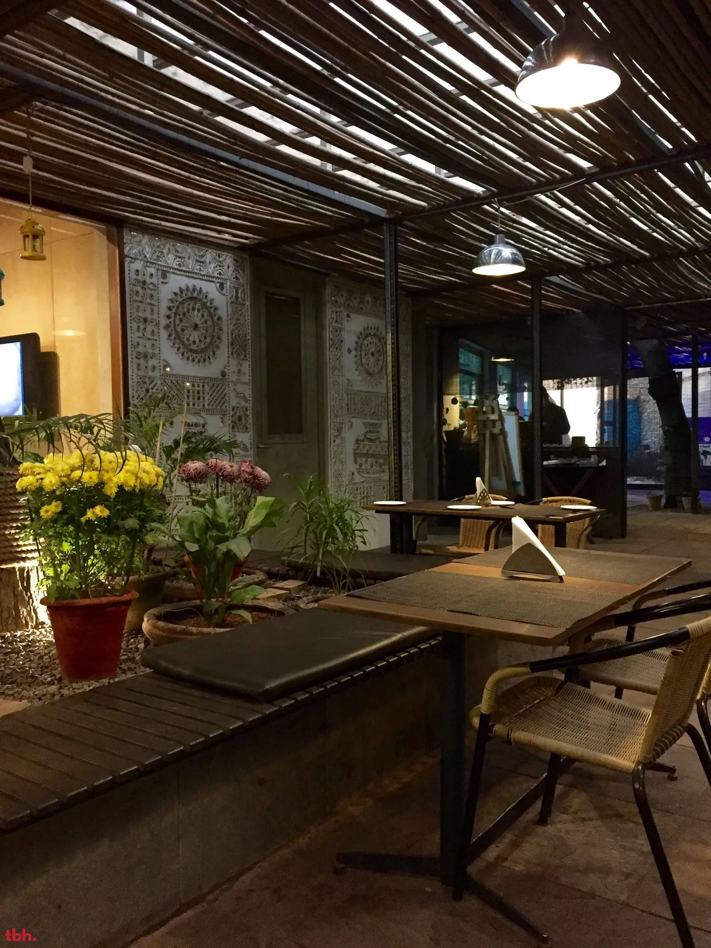 Cafe Lota Outlet Image