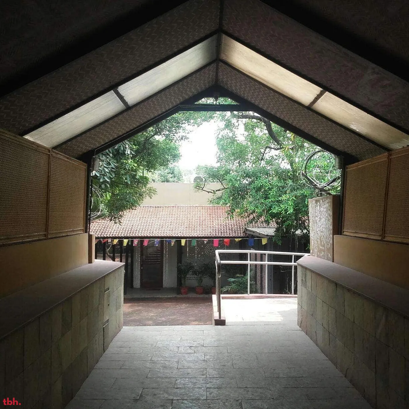 Cafe Lota Outlet Image