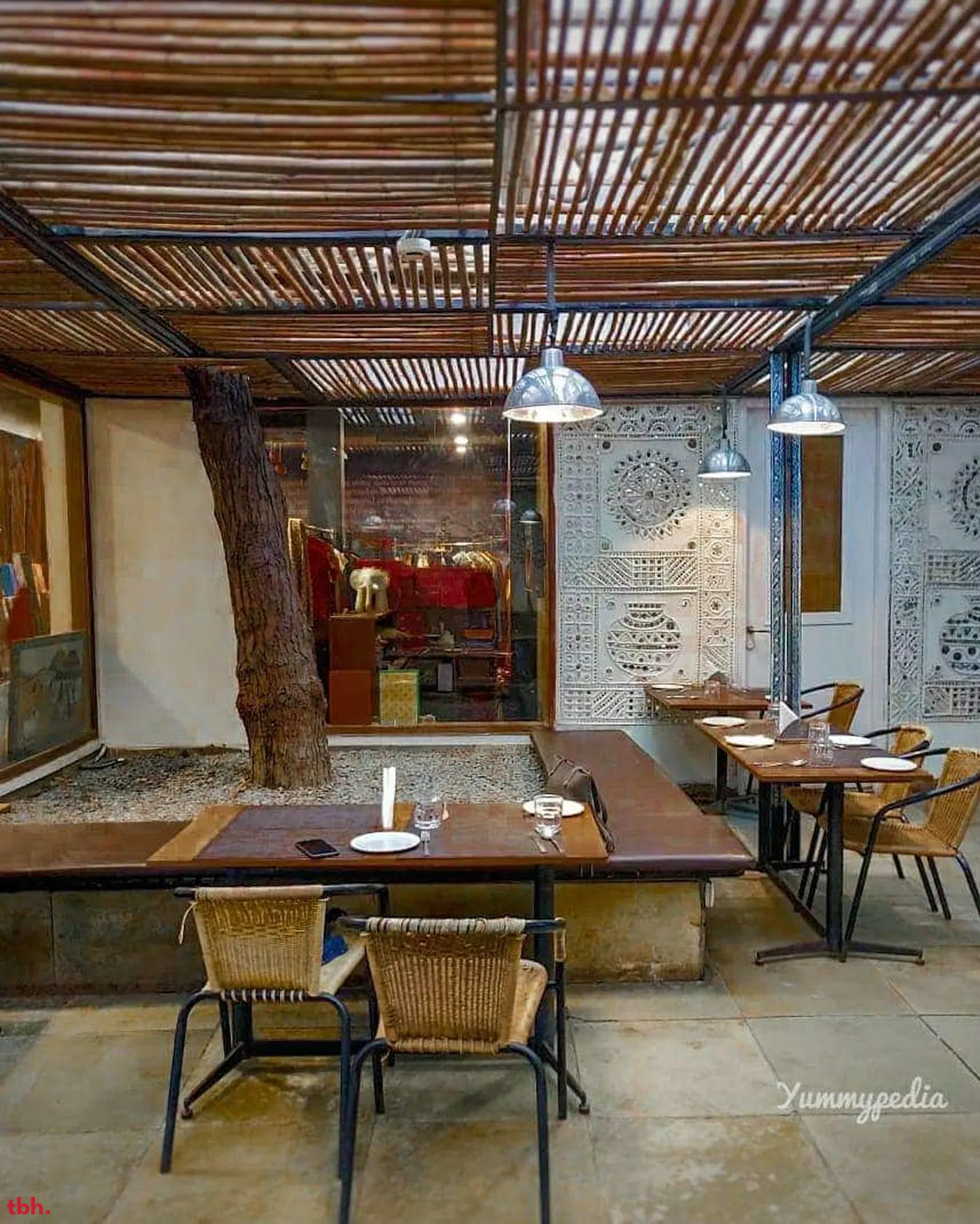 Cafe Lota Outlet Image