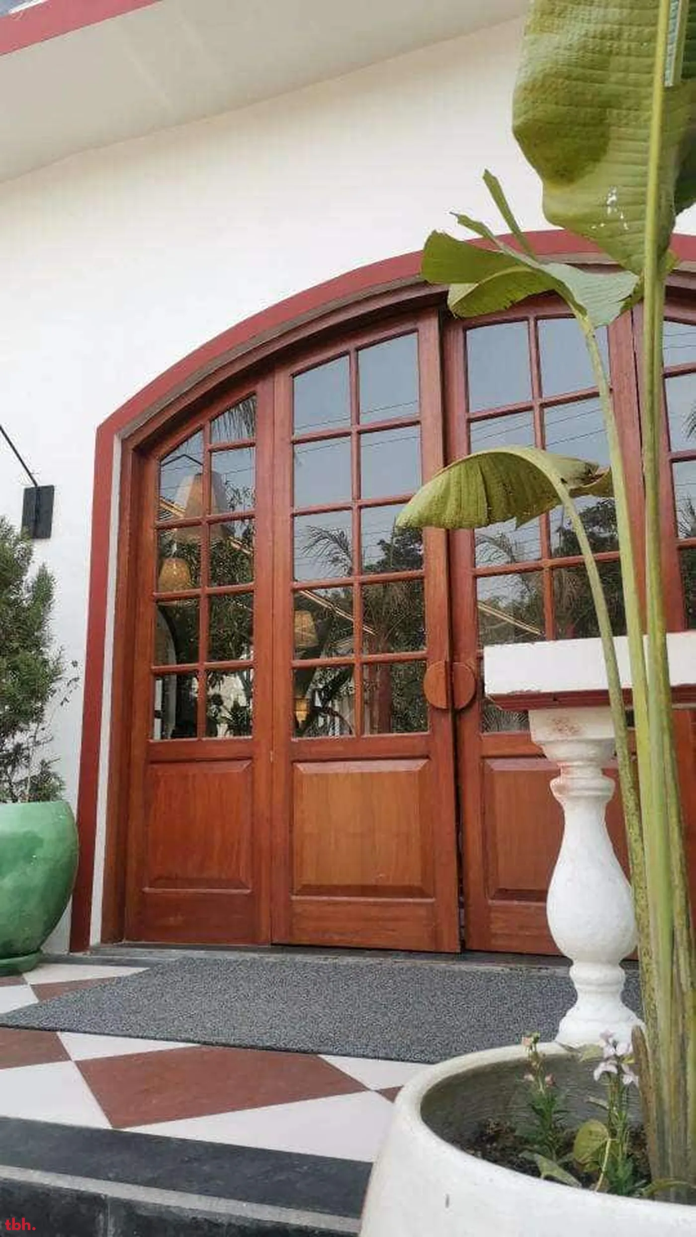 Roastery Coffee House Outlet Image