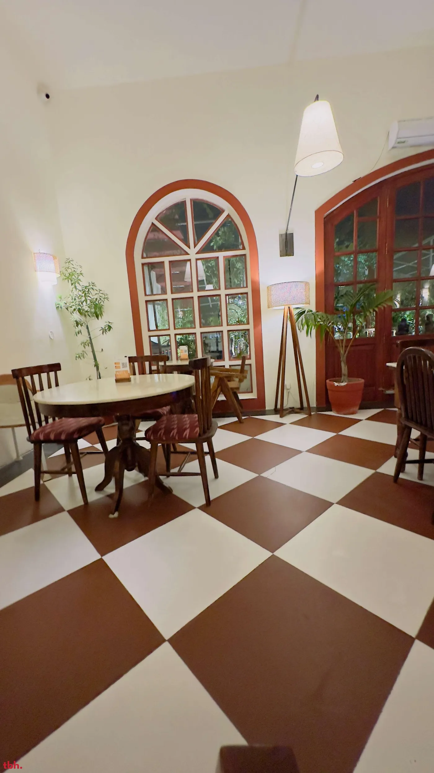 Roastery Coffee House Outlet Image