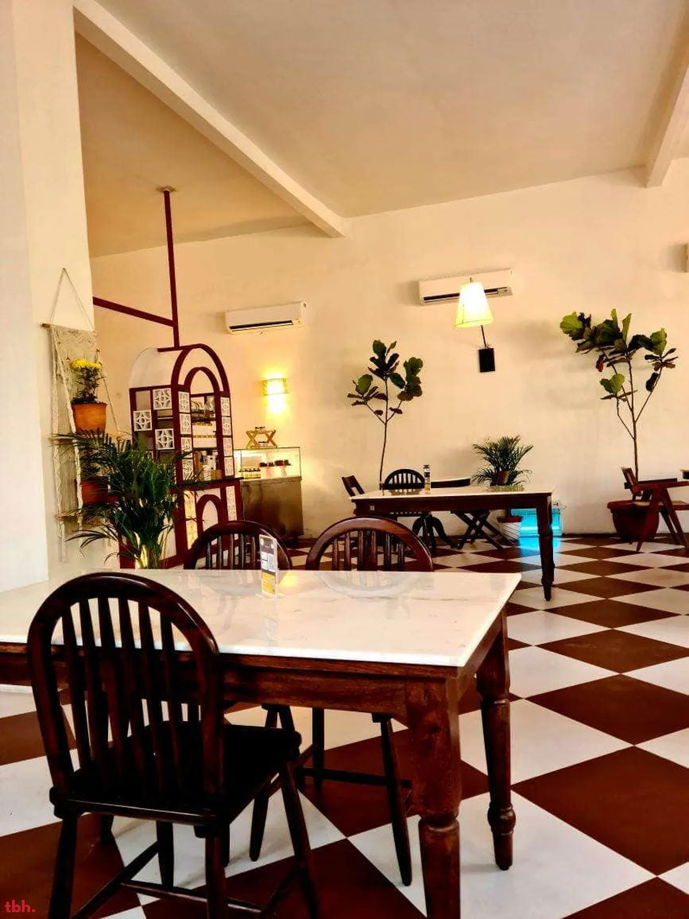 Roastery Coffee House Outlet Image