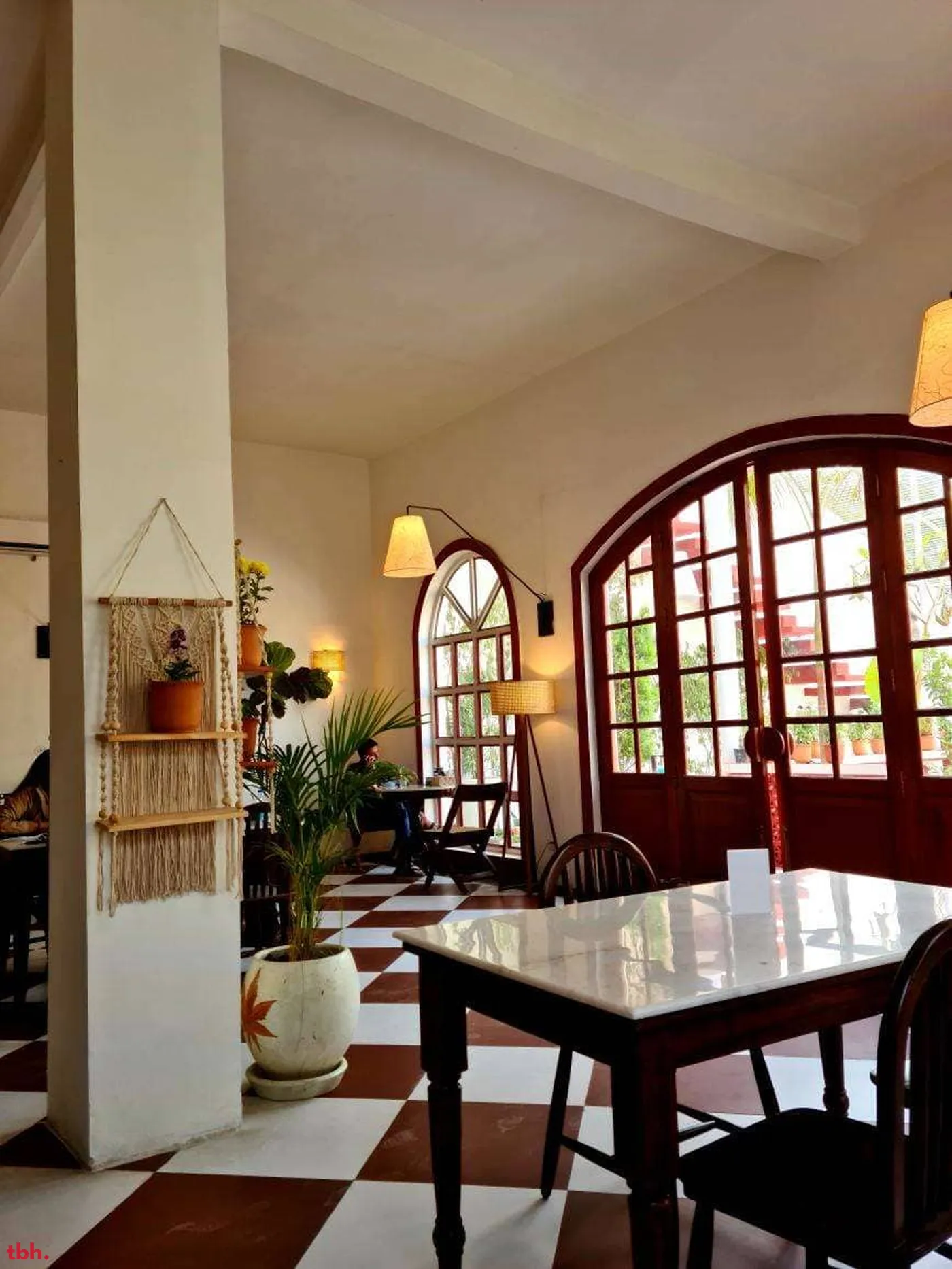 Roastery Coffee House Outlet Image