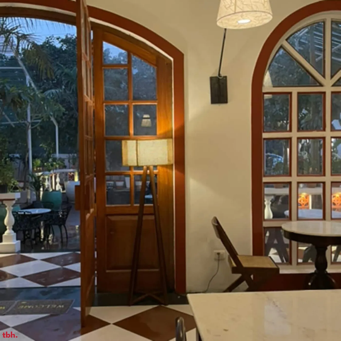 Roastery Coffee House Outlet Image