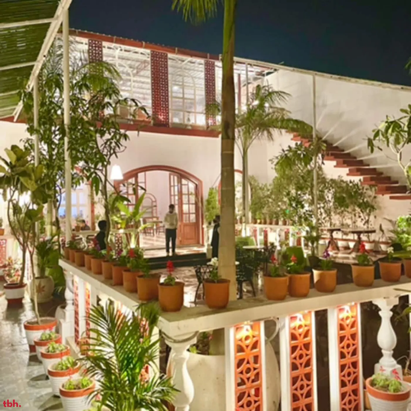 Roastery Coffee House Outlet Image