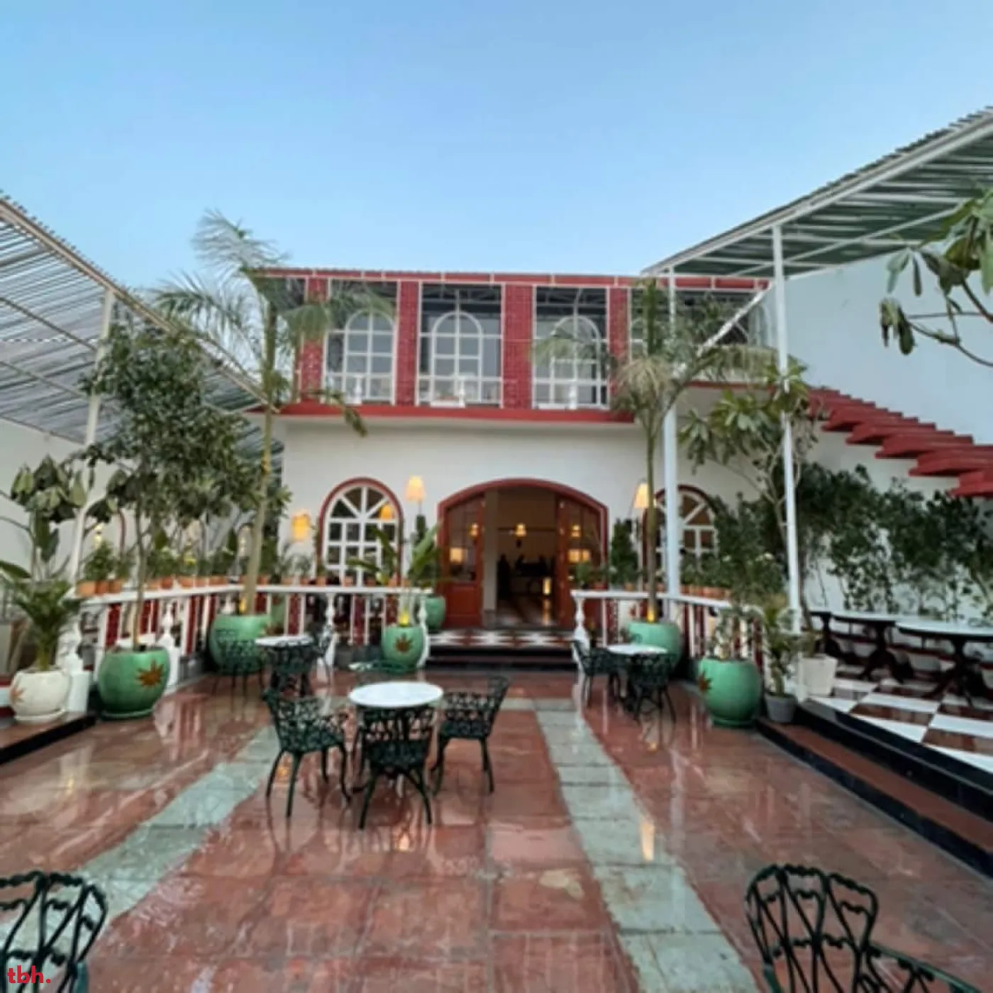 Roastery Coffee House Outlet Image