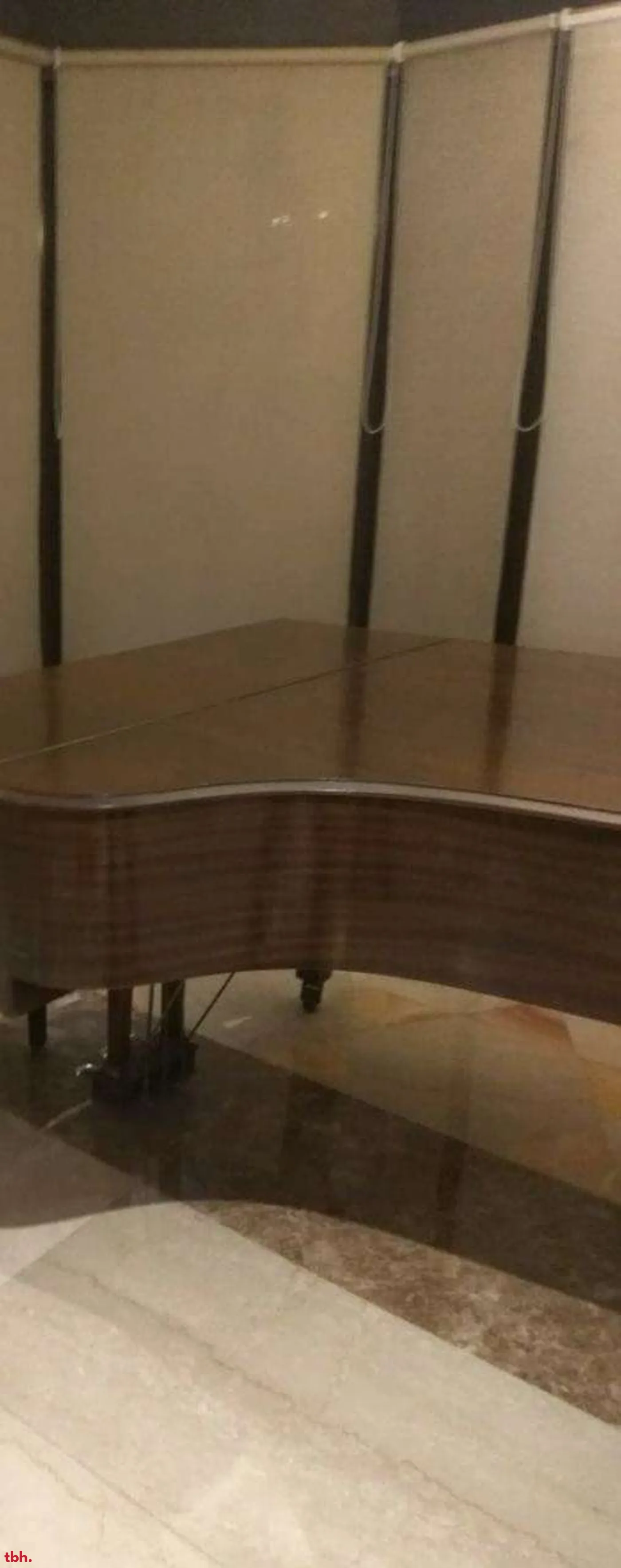 Lord William Tea Lounge - Hotel The Royal Plaza Outlet Image