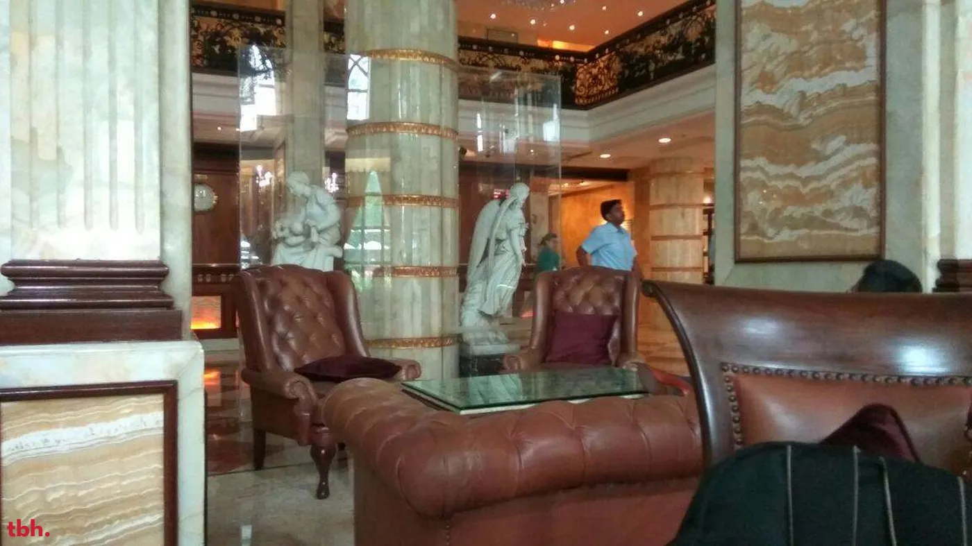 Lord William Tea Lounge - Hotel The Royal Plaza Outlet Image