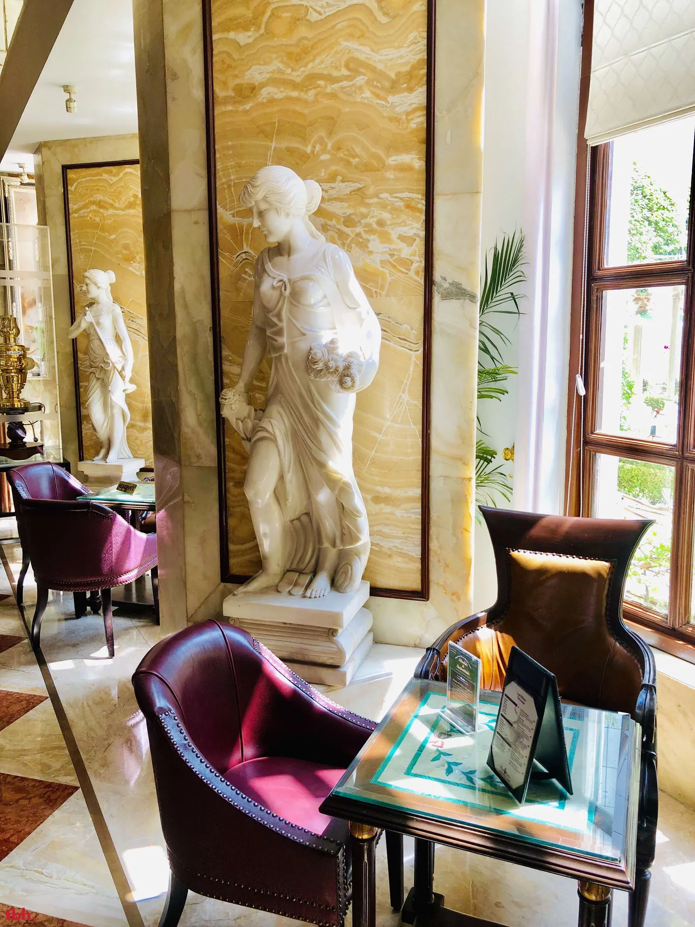 Lord William Tea Lounge - Hotel The Royal Plaza Outlet Image