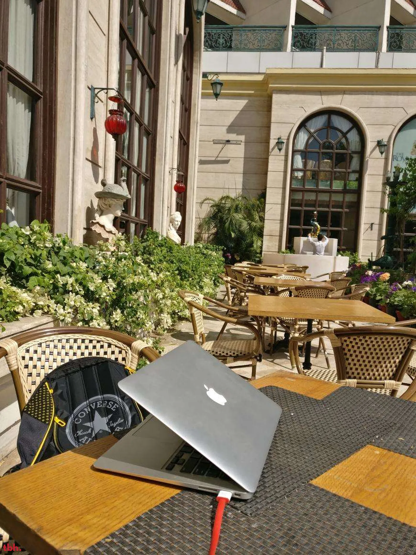 Lord William Tea Lounge - Hotel The Royal Plaza Outlet Image