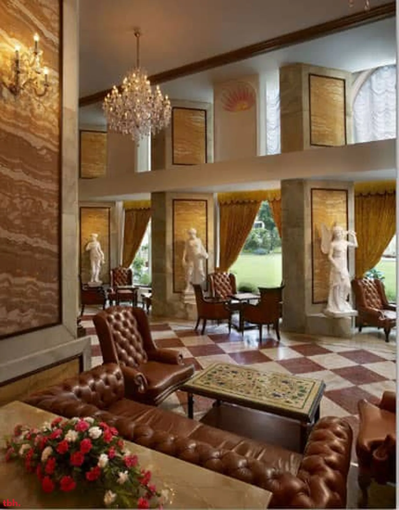 Lord William Tea Lounge - Hotel The Royal Plaza Outlet Image