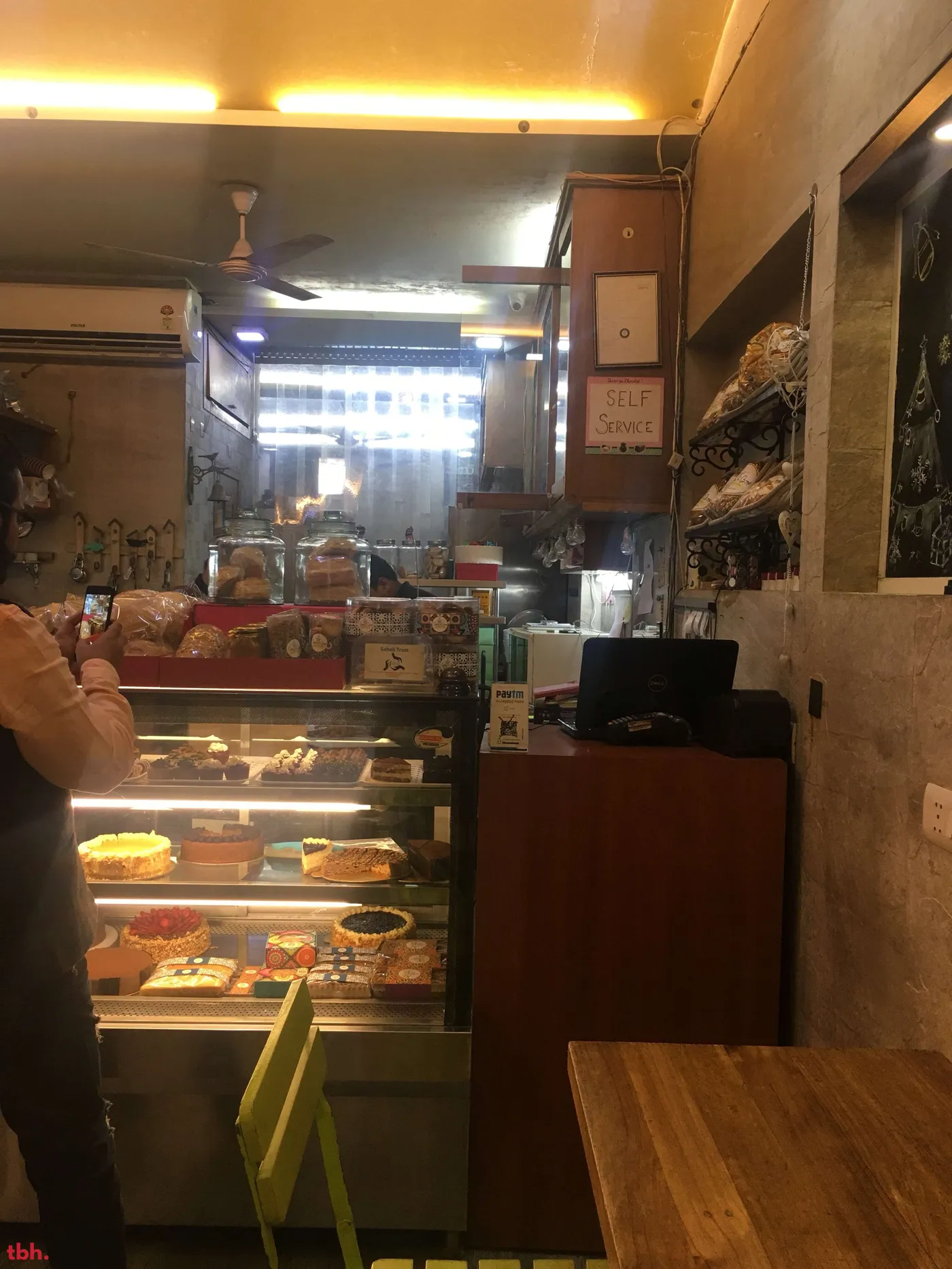 The Brown Box Outlet Image